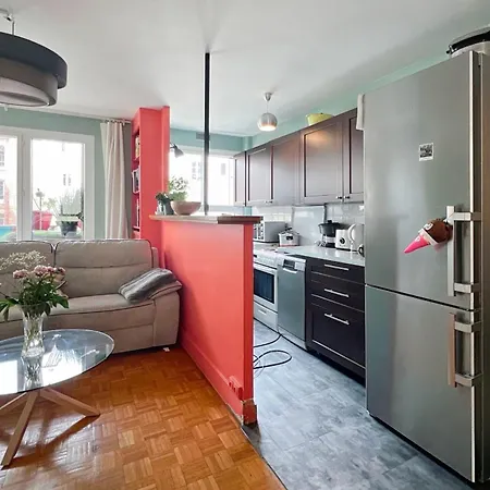 Spacious T3 With Balcony In